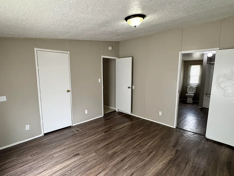 288 W Brooks Rd — Photo 12
