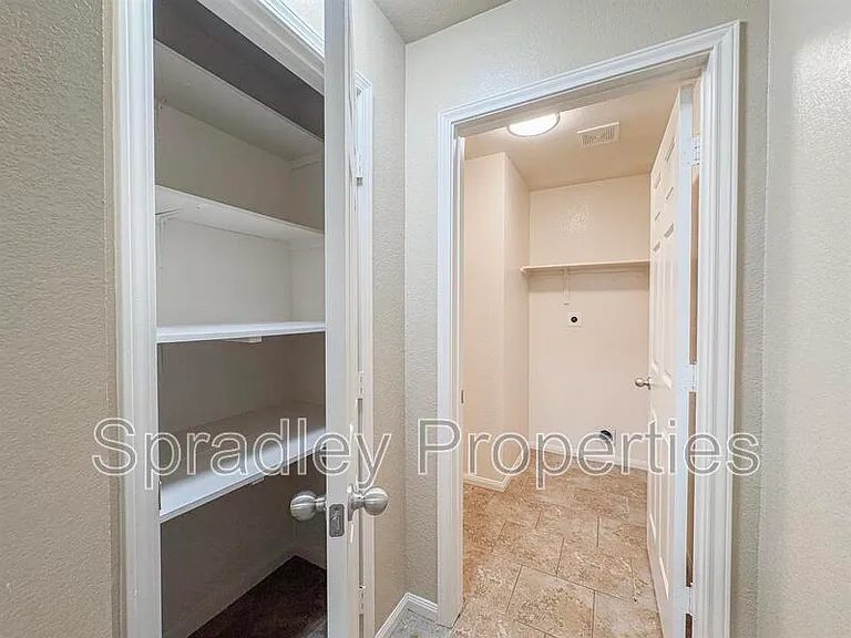 212 Avrshire Ln — Photo 23