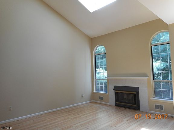 4th image of 282 Morning Glory Ct