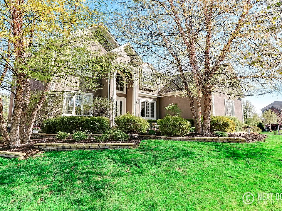 1st image of 735 Woodbury Ct