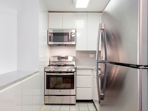 3rd image of 330 E 39th St #14*H