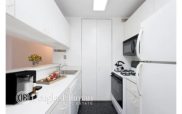 Rented by Douglas Elliman | media 66