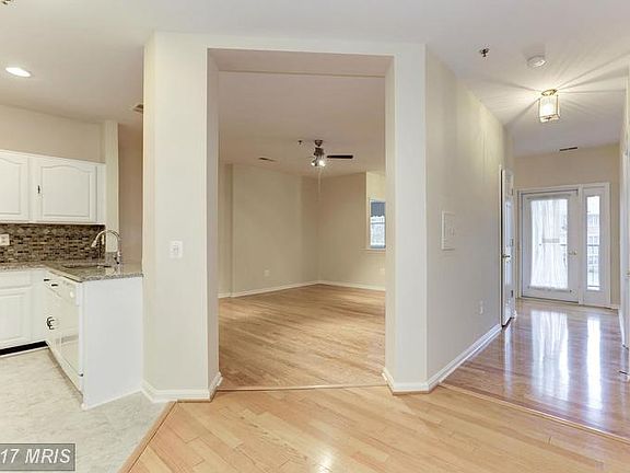 5th image of 802 Coxswain Way Unit 201