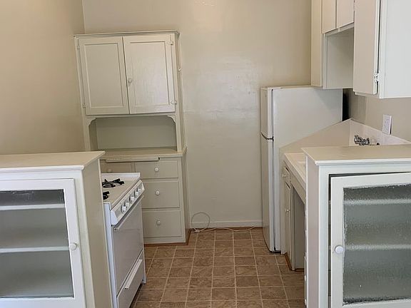 3rd image of 427 N Adams St #14