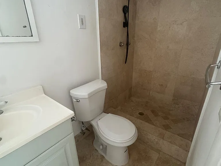 1316 NE 105th St #104 — Photo 10