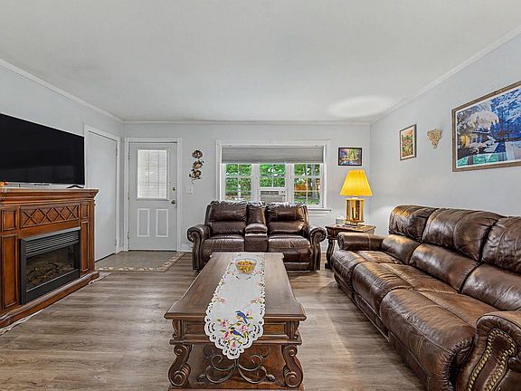 3rd image of 7 Driftwood Dr #7