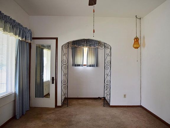 4th image of 2128 Bickmore Ave