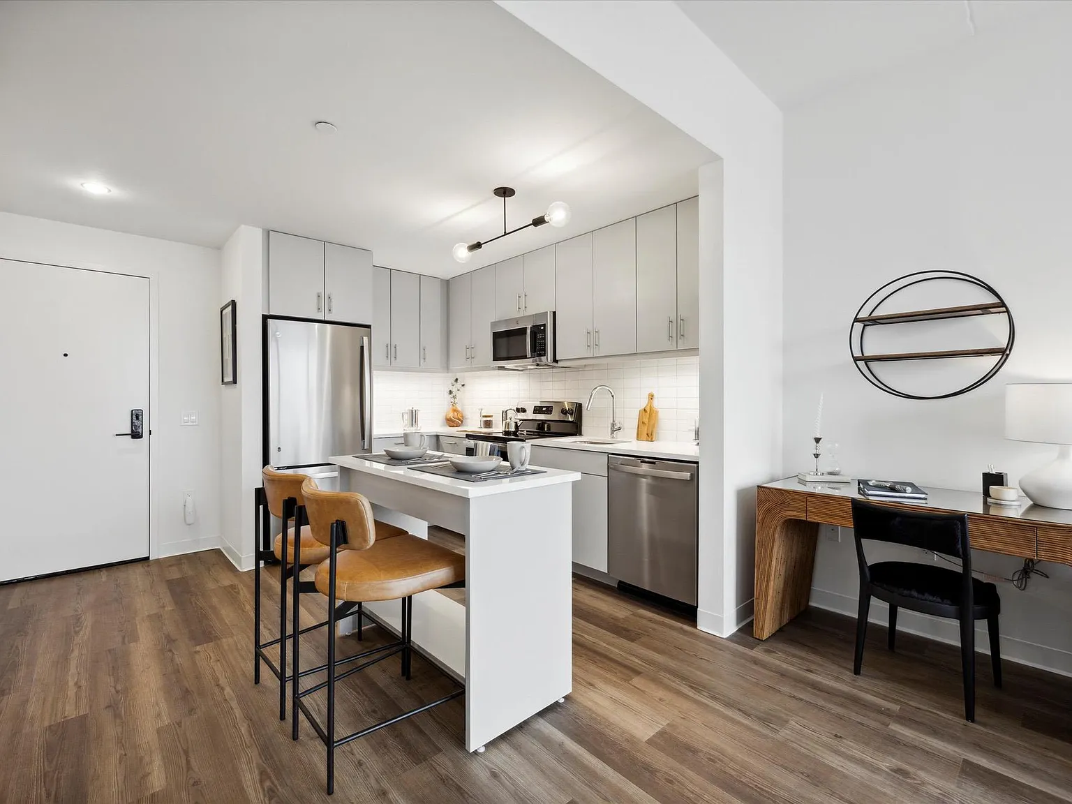 1 bed, 663 sqft, $1,750 — Photo 3
