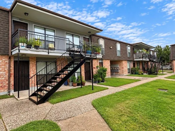 10802 Kingspoint Rd APT 313, Houston, TX 77075