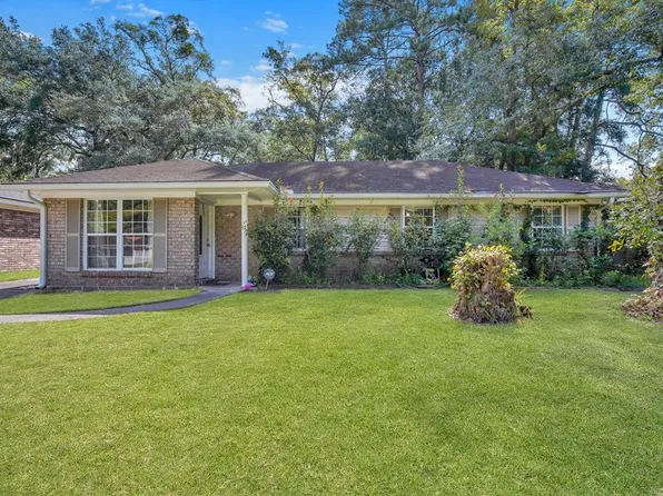 9408 Dunwoody Dr, Savannah, GA 31406
