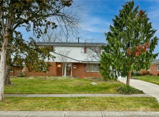 7043 Chadbourne Dr, Huber Heights, OH 45424