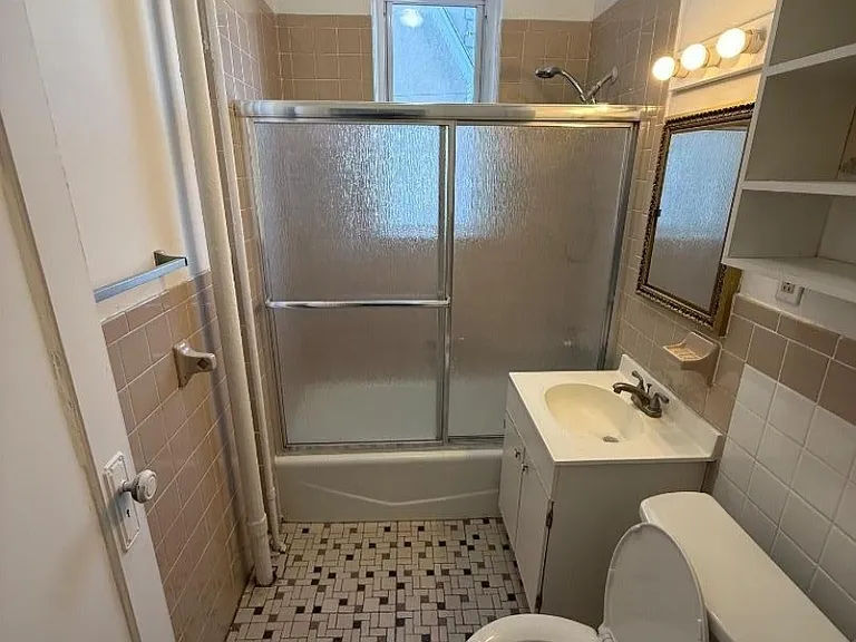214 Lawton Ave #1 — Photo 4