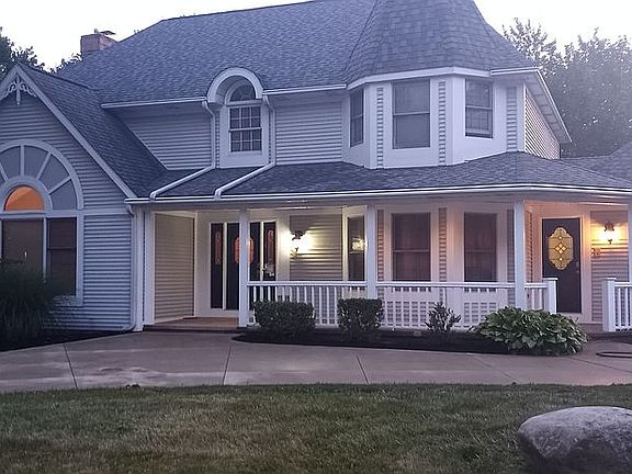 3rd image of 5671 Foxchase Ave NW