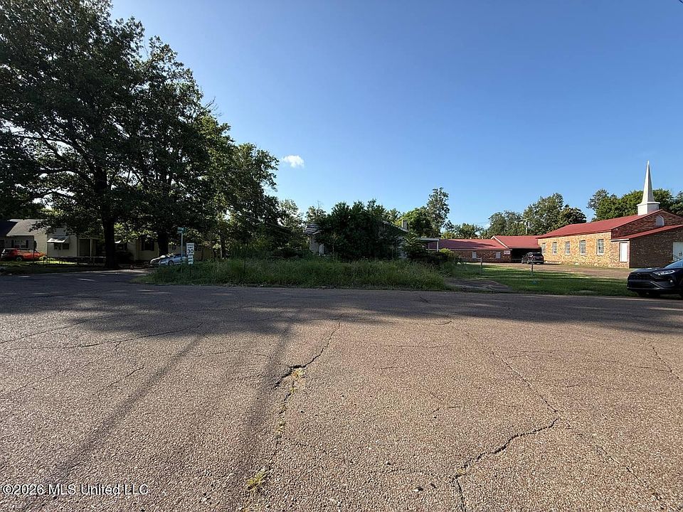 1st image of 539 Cherry St