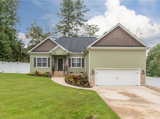 7001 Discovery Ln, Walkertown, NC 27051