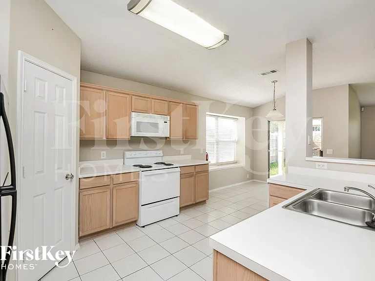 820 Big Sky Ln — Photo 6