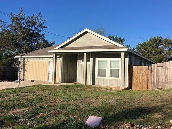 2nd image of 822 Driftwood Ln