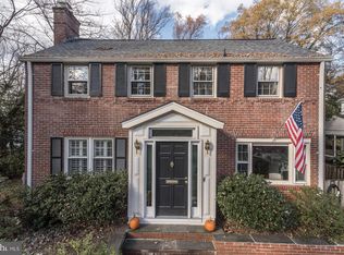 6007 Welborn Dr, Bethesda, MD 20816