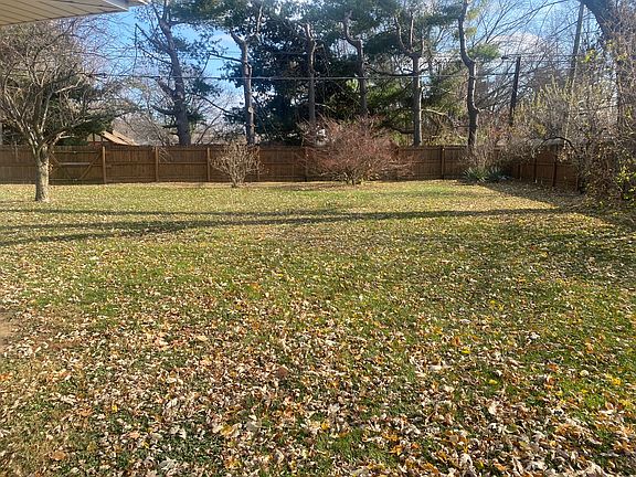 4th image of 3515 Indianbrook Dr E