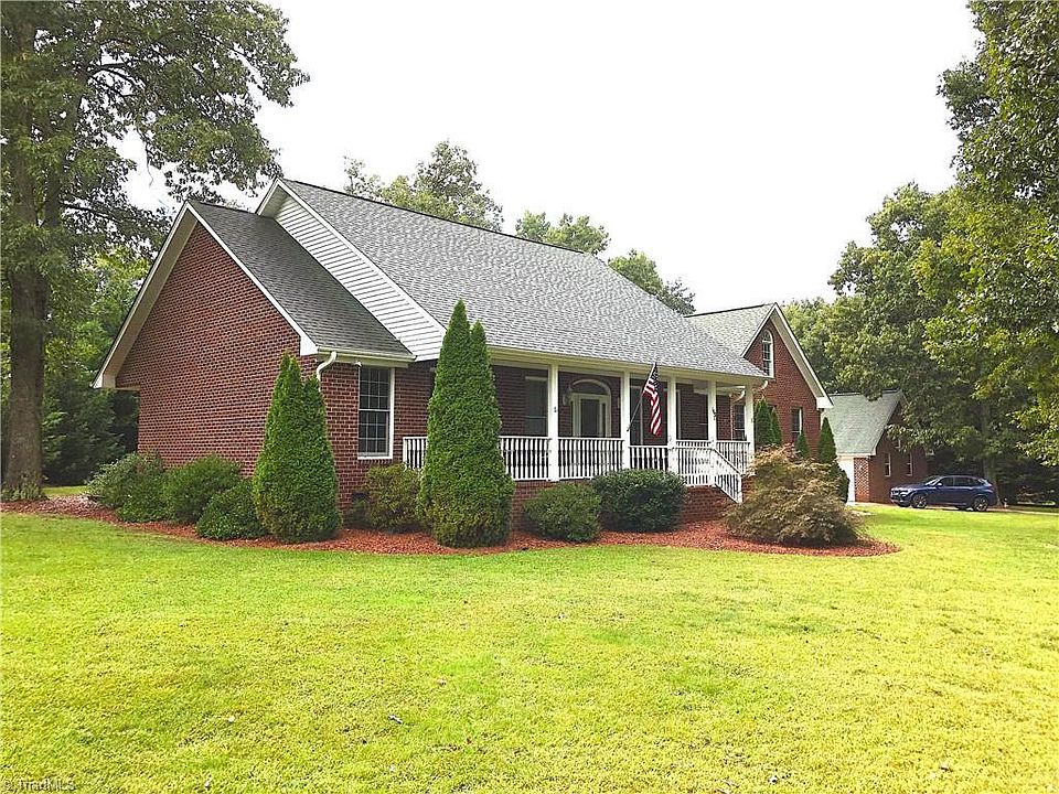 1st image of 160 Cedar Crest Ct