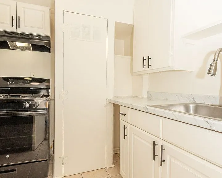Charming 1-Bed/1-Bath Unit One Block From The Heart Of Barrio Logan! $1000 Deposit! — Photo 12