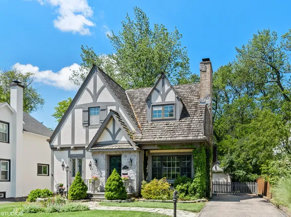 1288 Ridgewood Dr, Highland Park, IL 60035