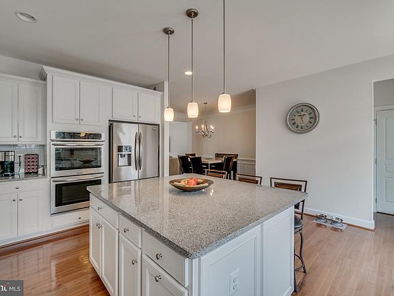 4th image of 1707 Granville Ct