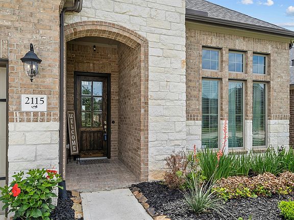 5th image of 2115 Blossomcrown Dr