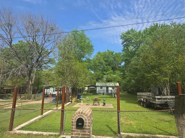 134 Grissom Dr, Mabank, TX 75156