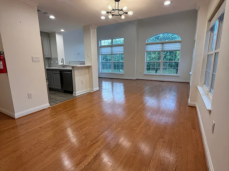 802 Firethorn Dr — Photo 9