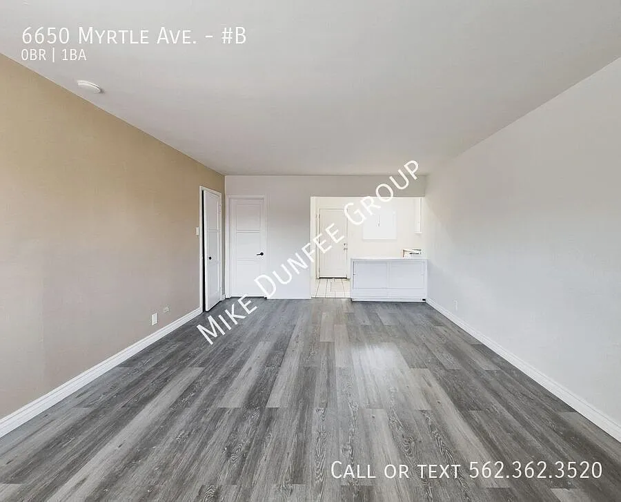 Building Photo - 6650 N Myrtle Ave #B