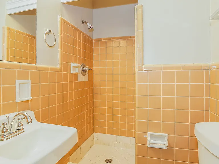 752 Barclay Ln — Photo 11