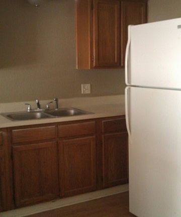 3rd image of 1228 W Westchester Way