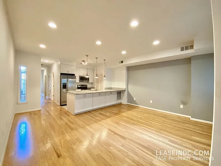 1721 11th St NW #1 — Photo 2