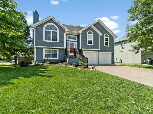 517 E Parma Way, Gardner, KS 66030