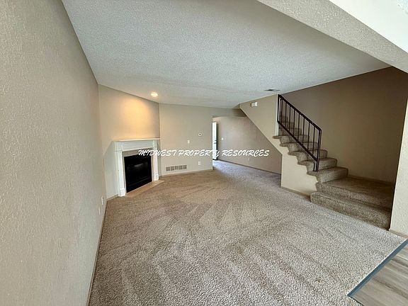 3rd image of 201B NE Sunshine St
