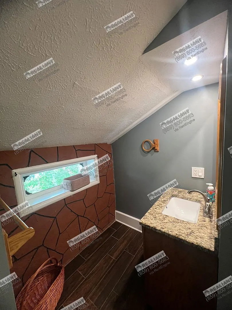 1 bed, 1.0 bath, $995 — Photo 4