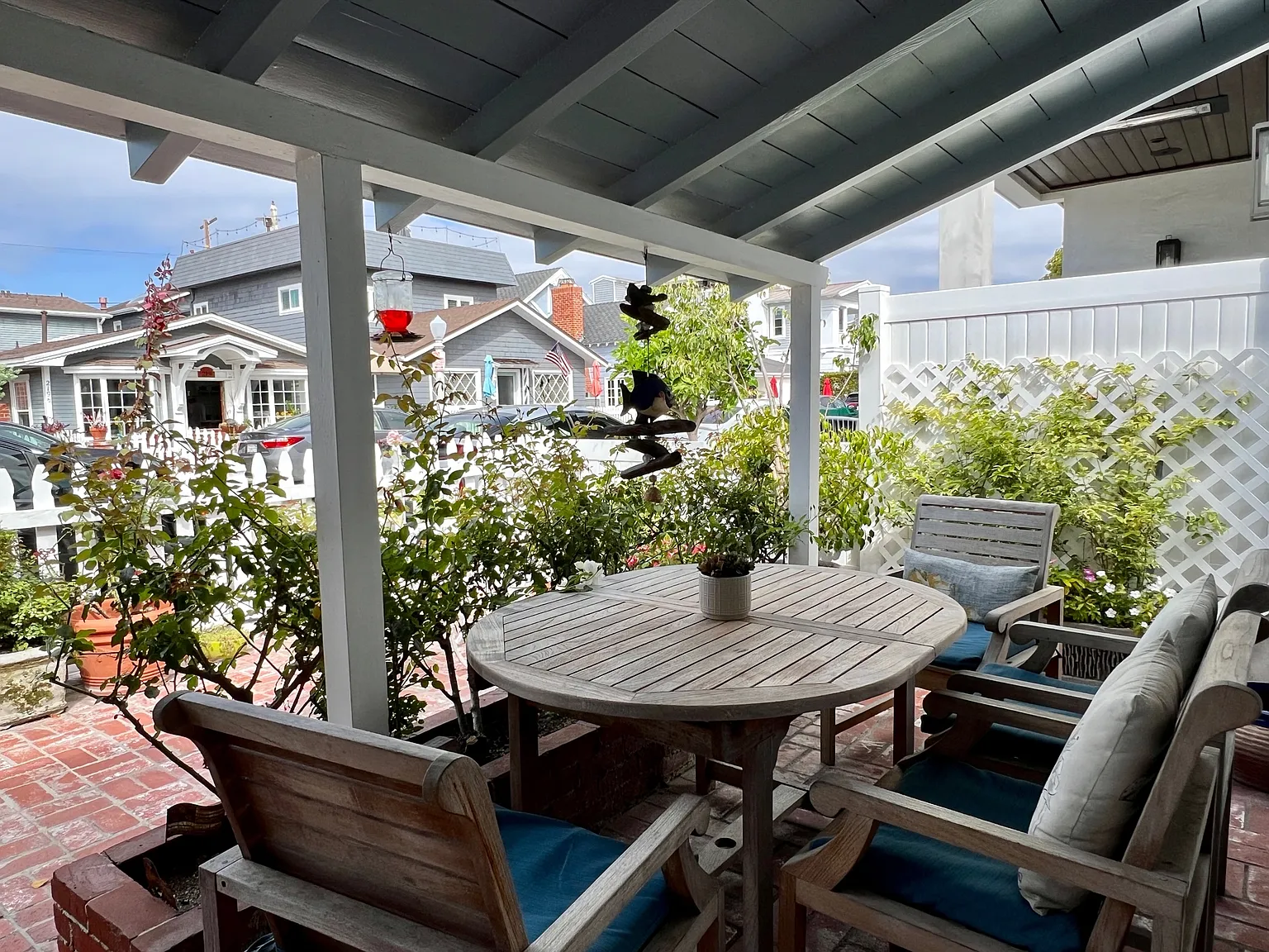 216 Onyx Ave — Photo 2