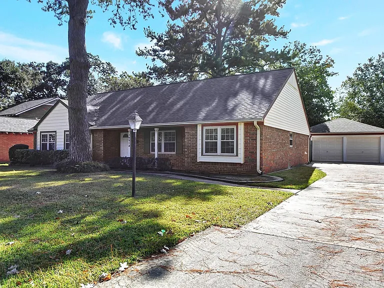 10513 Moorberry Ln — Photo 3