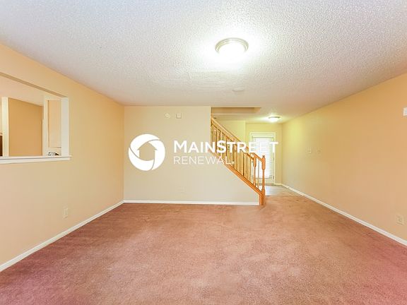 5th image of 10806 Woods Dr