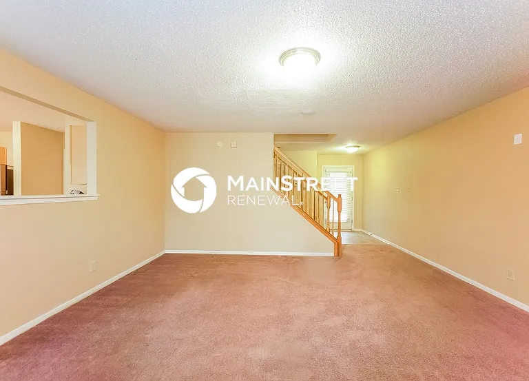 10806 Woods Dr — Photo 5