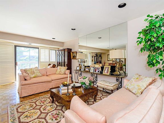 5th image of 376 Central Ave APT 4U