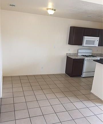 5th image of 16031 Fitchburg Cir