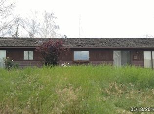 943 Harrison Rd, Selah, WA 98942