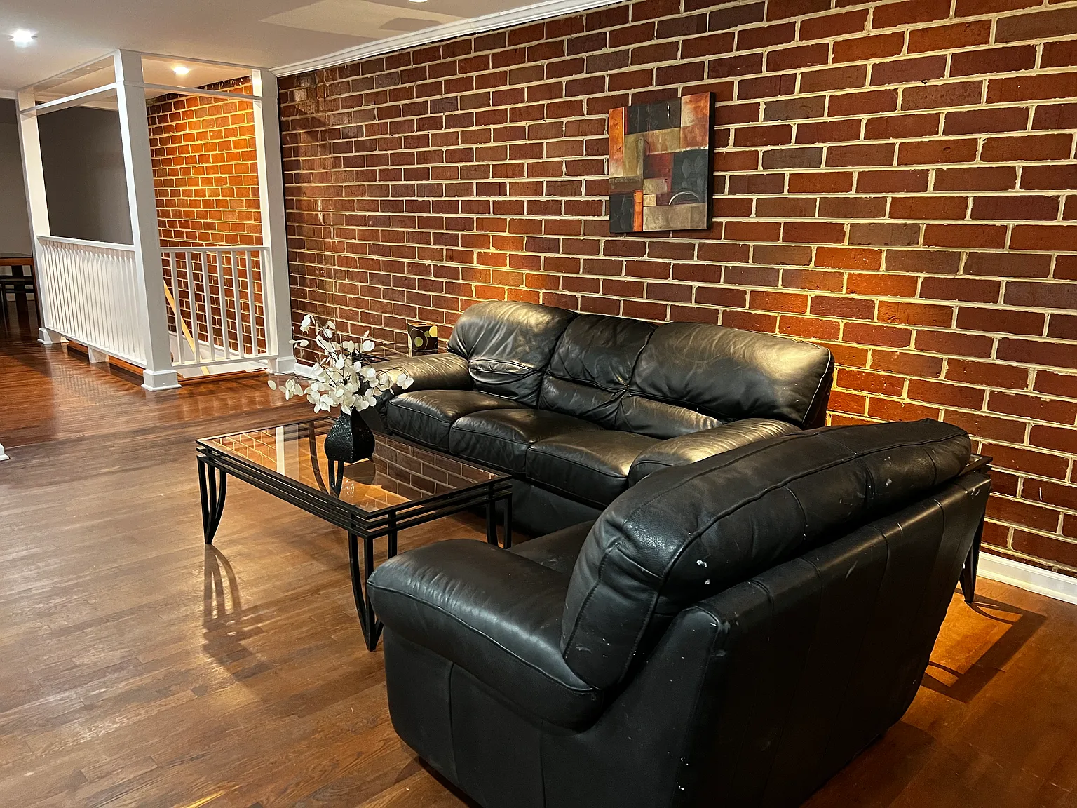 3 bed, 2100 sqft, $4,300 — Photo 2