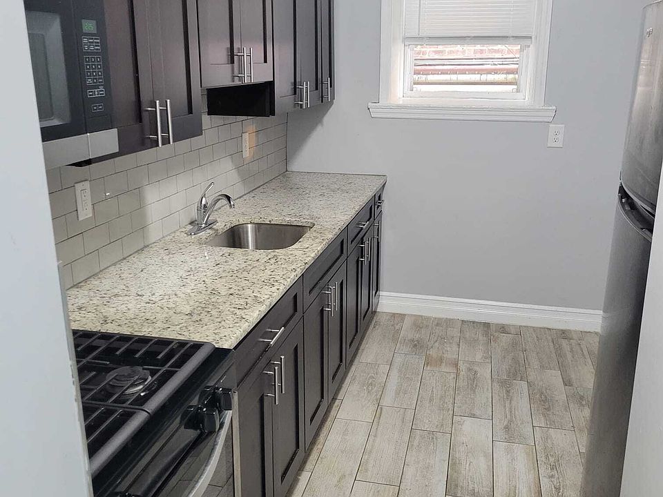 1st image of 100 W 33rd St #10884572