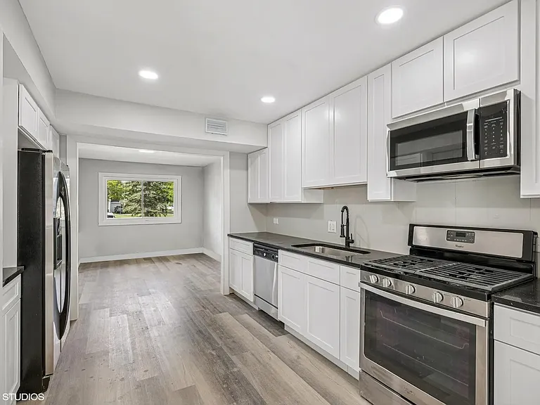 1130 Sandpiper Ct #1130 — Photo 3