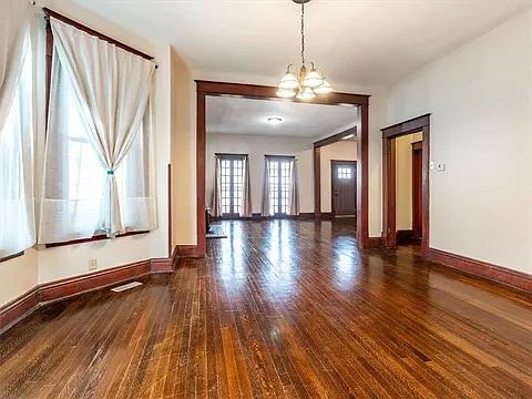 2nd image of 619-61 Bonton St #619