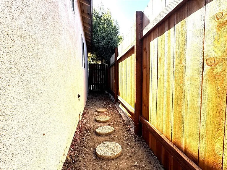 3117 Newton St — Photo 14
