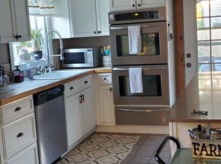 28 Elm St, Plymouth, MA 02360